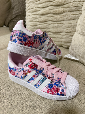 Adidas Superstar