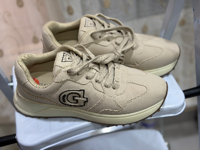 Tenis guess