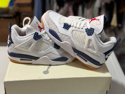 Nike SB x Air Jordan 4
