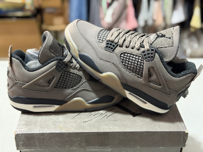 Air Jordan 4 Retro