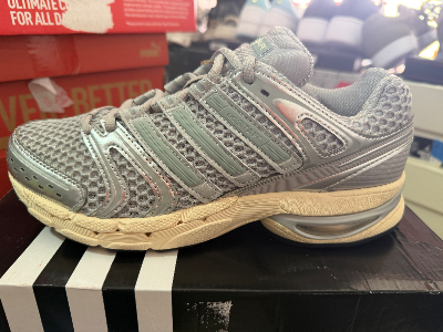 Tenis Adidas